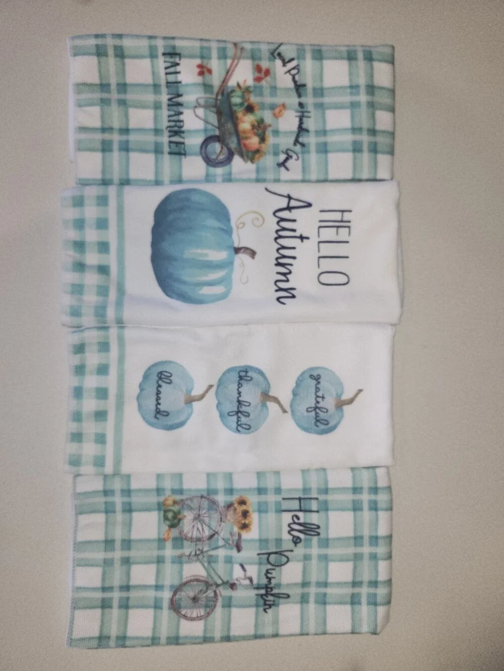 Set Of 4 Teal Pumpkin Microfiber Kitchen Towels, Only Used 1 Season